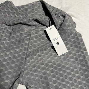 Scrunch butt leggings (Small)